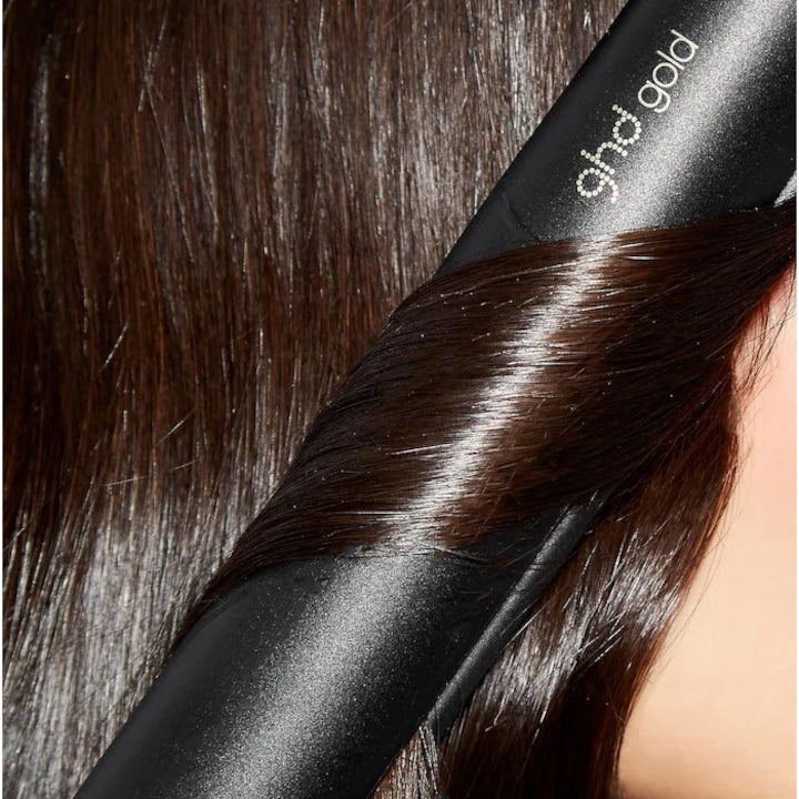 Placă de îndreptat părul ghd Gold – Performanță profesională pentru un păr neted și strălucitor