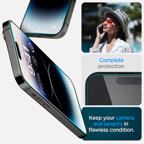 Folie sticlă Spigen Glas.tR EZ-FIT pentru iPhone 14 Pro, transparentă