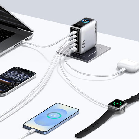 Incarcator Ugreen (65637B), 4x Type-C USB, 160W GaN, Priza Pliabila, Argintiu